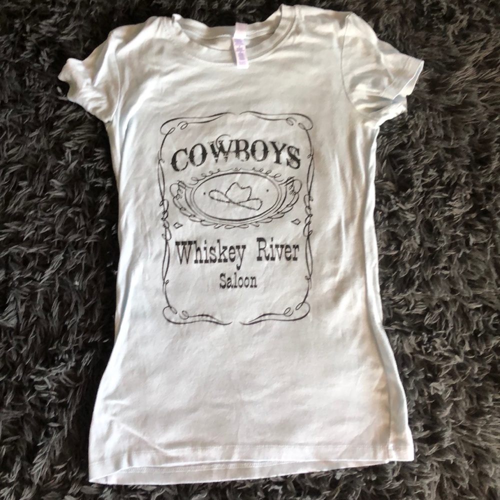 NWOT women’s shirt❤️